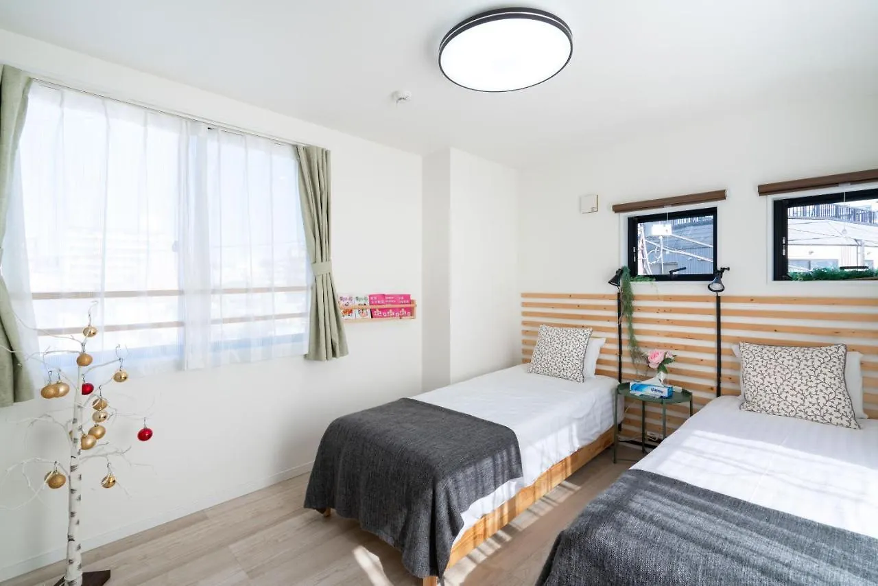 Villa 新宿区豪华别墅繁华地段，4大卧室3间浴室4间卫生间，山手线高田马场站徒步7分钟、专业设计、采光极佳位 Japan