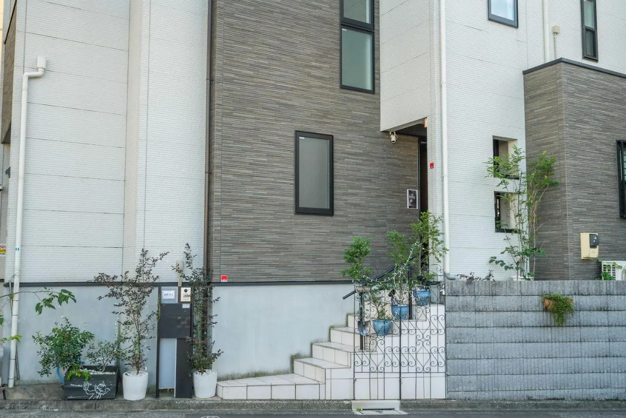 Villa 新宿区豪华别墅繁华地段，4大卧室3间浴室4间卫生间，山手线高田马场站徒步7分钟、专业设计、采光极佳位