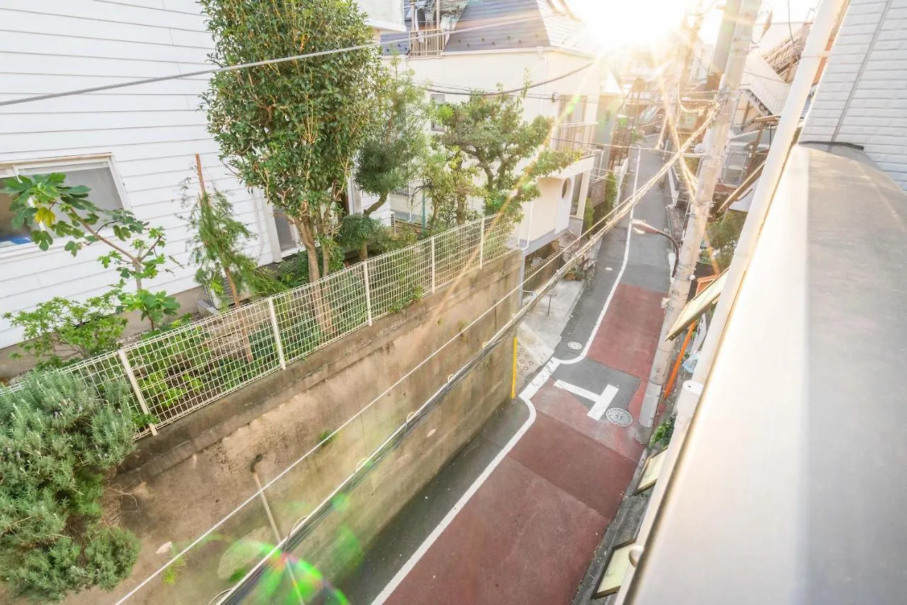 新宿区豪华别墅繁华地段，4大卧室3间浴室4间卫生间，山手线高田马场站徒步7分钟、专业设计、采光极佳位