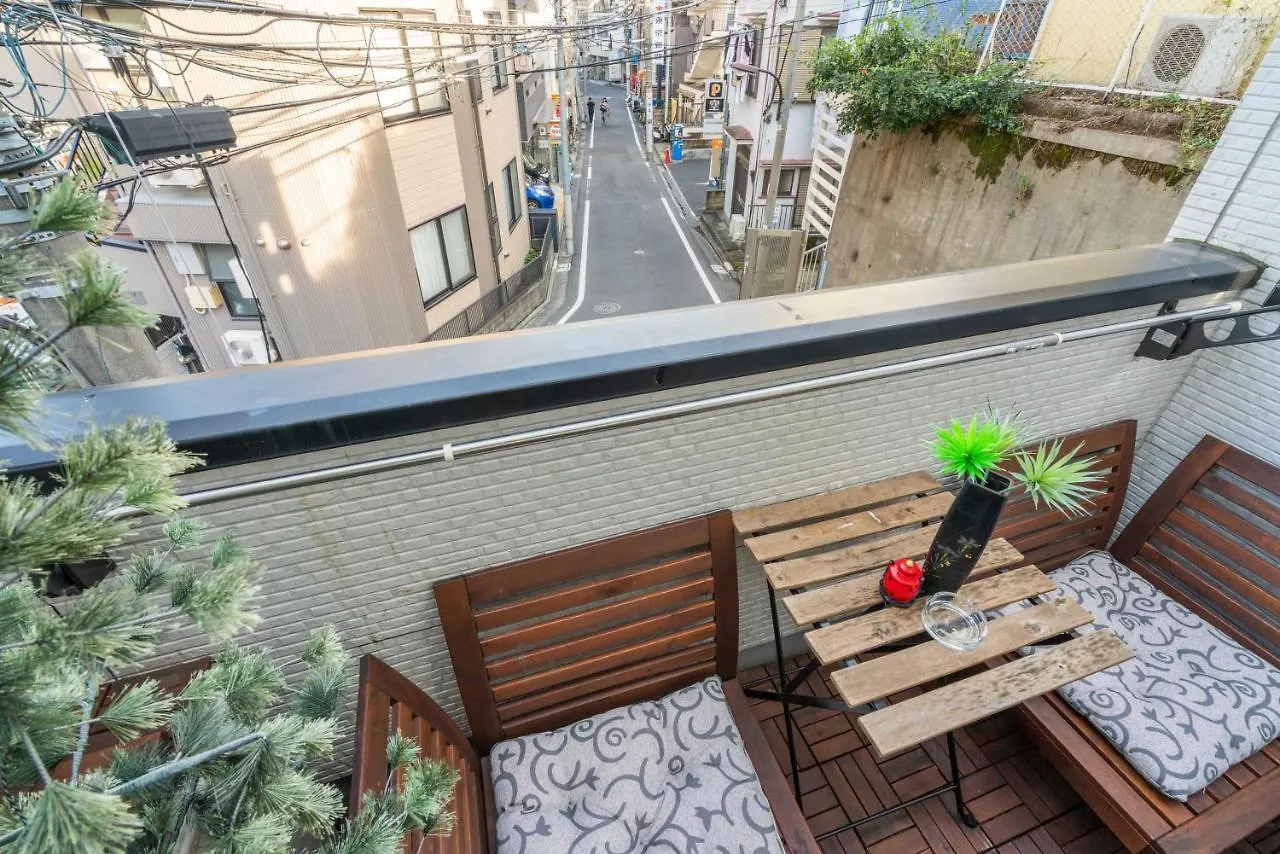 Villa 新宿区豪华别墅繁华地段，4大卧室3间浴室4间卫生间，山手线高田马场站徒步7分钟、专业设计、采光极佳位 Japan