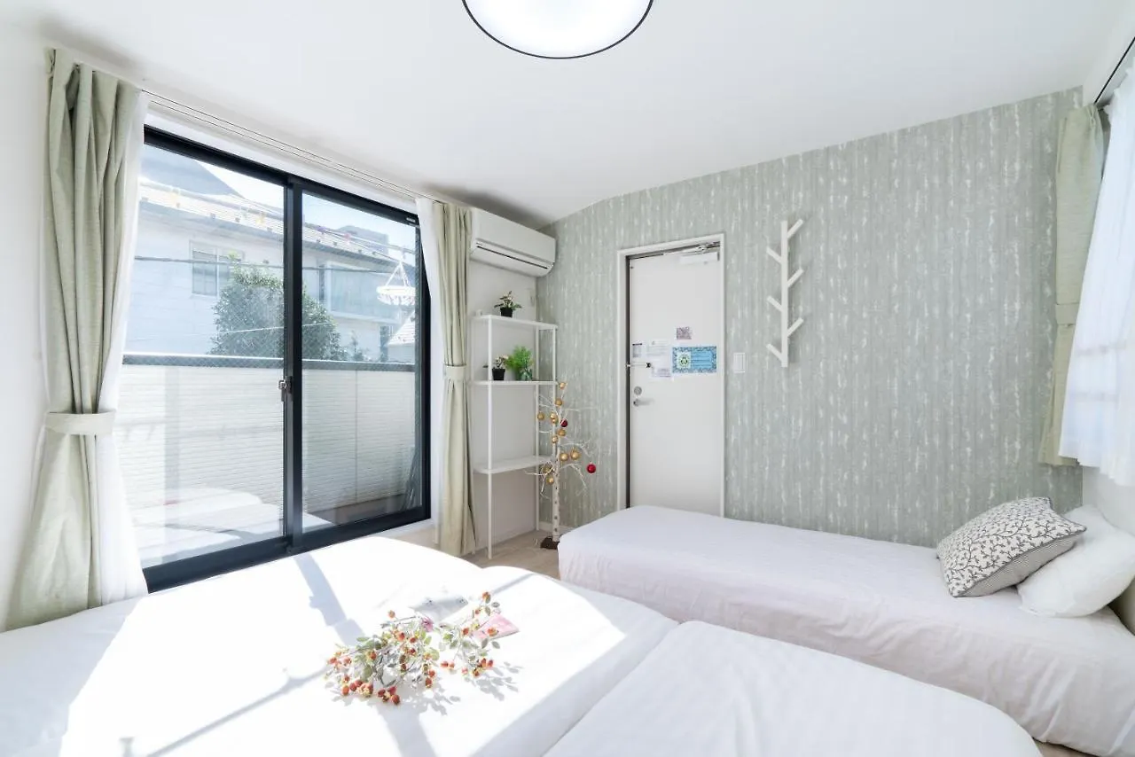 Villa 新宿区豪华别墅繁华地段，4大卧室3间浴室4间卫生间，山手线高田马场站徒步7分钟、专业设计、采光极佳位