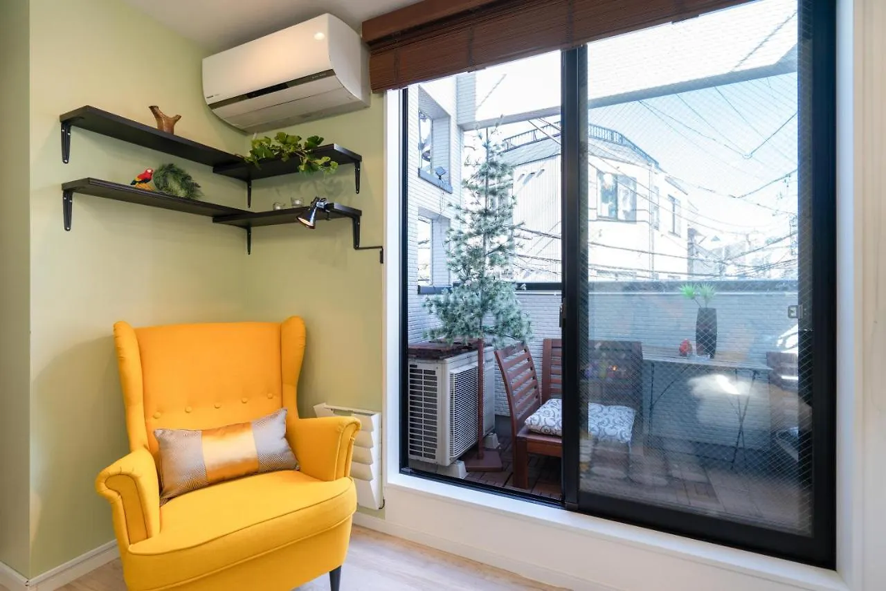 Villa 新宿区豪华别墅繁华地段，4大卧室3间浴室4间卫生间，山手线高田马场站徒步7分钟、专业设计、采光极佳位
